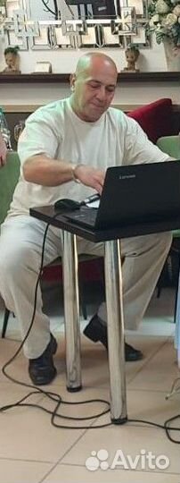 Певец и Ведущий