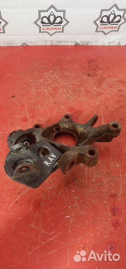 Поворотный кулак (цапфа) Toyota Rav4 A30