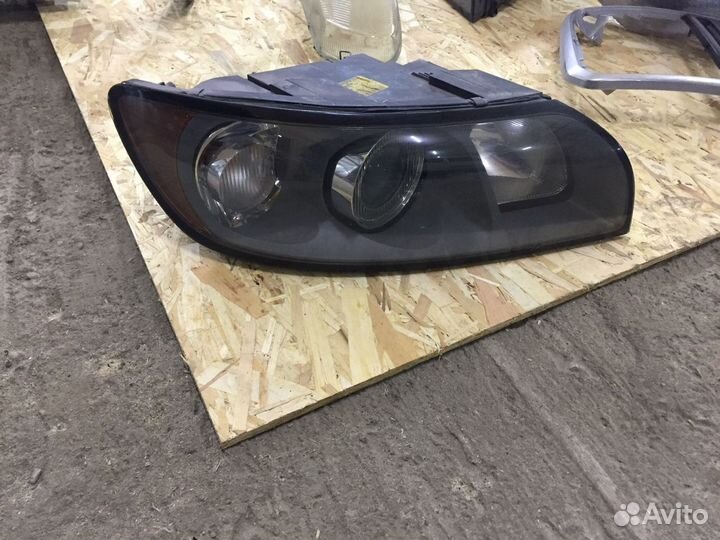 Фара галоген на Volvo V 50