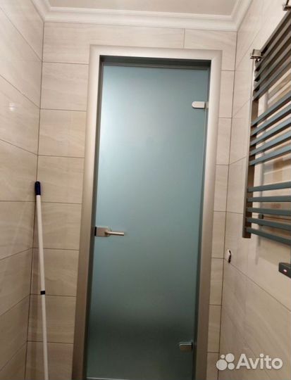 Стеклянная алюминиевая дверь