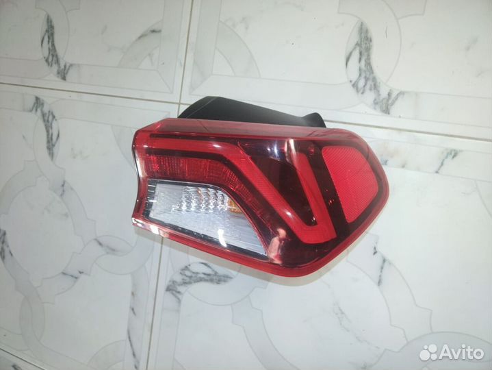 Фонарь правый внешний Kia K5 2019- LED