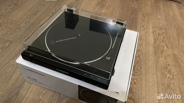 Проигрыватель винила Audio-Technica AT-LP60X