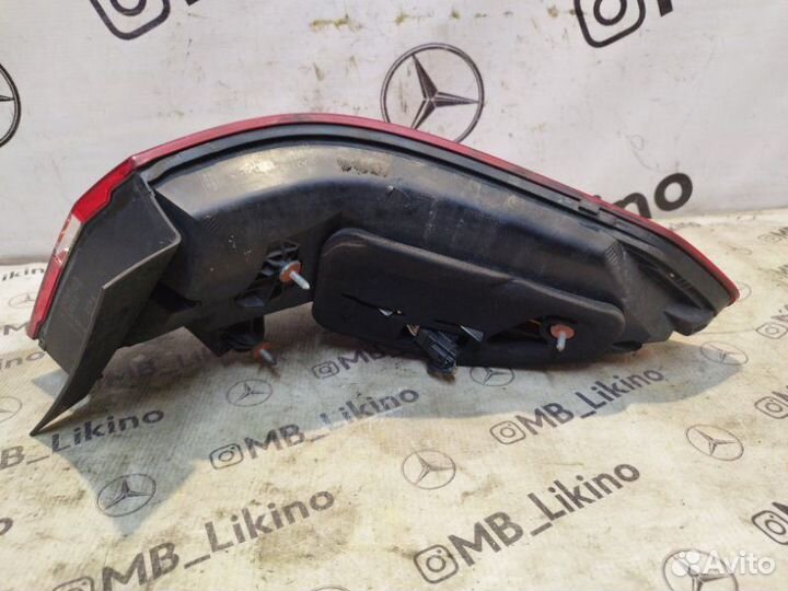 Фонарь задний левый Mercedes E-Class W212