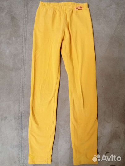 Гимнастический купальник и леггинсы