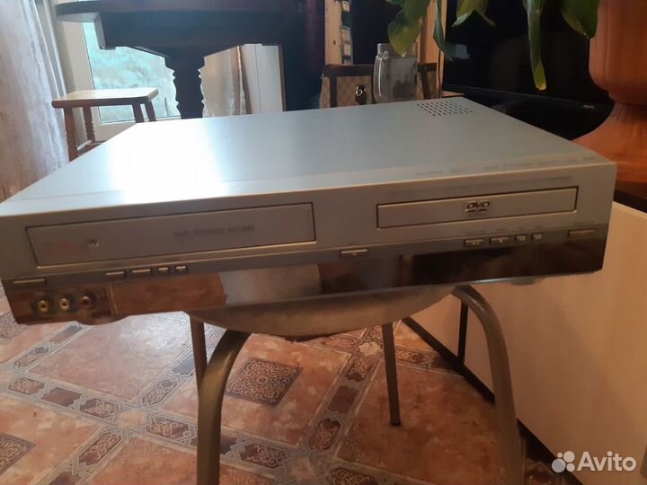 Комбо плеер Thomson DTH 6000 E