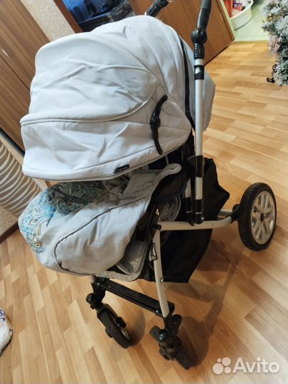 Прогулочная коляска зимняя