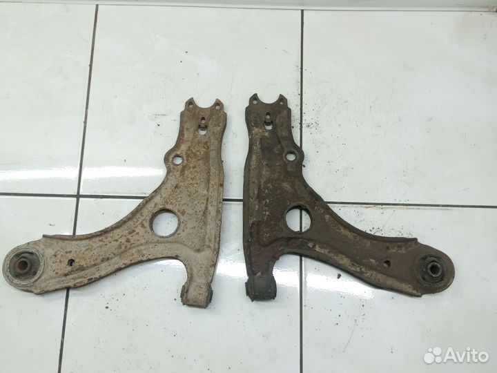 Рычаг передний golf2