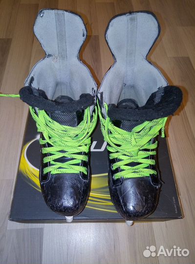 Коньки хоккейные