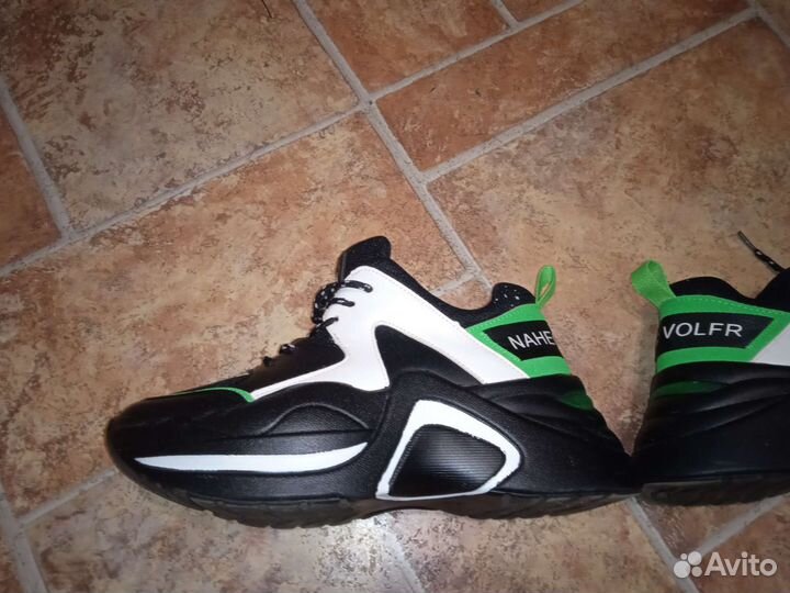 Кроссовки 38 размер