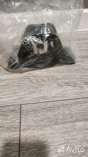 Подушка двигателя правая NM-E11RH Nissan