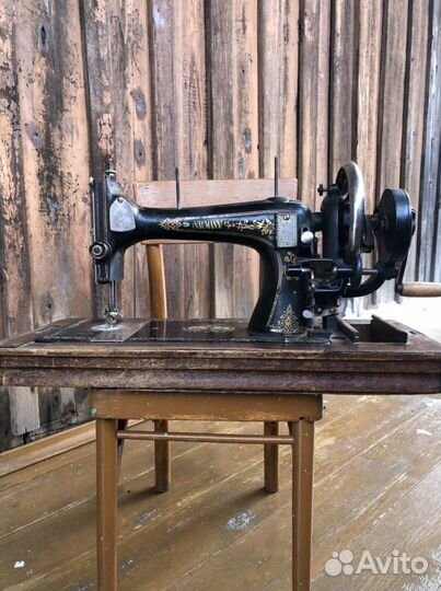 Швейная машина Naumann. Юбилейная