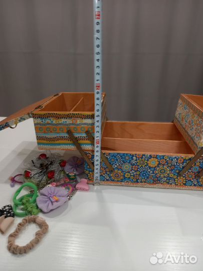 Деревянная шкатулка для рукоделия и украшения