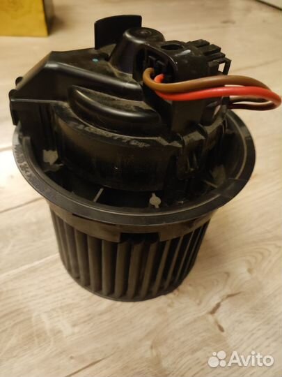 Моторчик печки на Рено Логан 2
