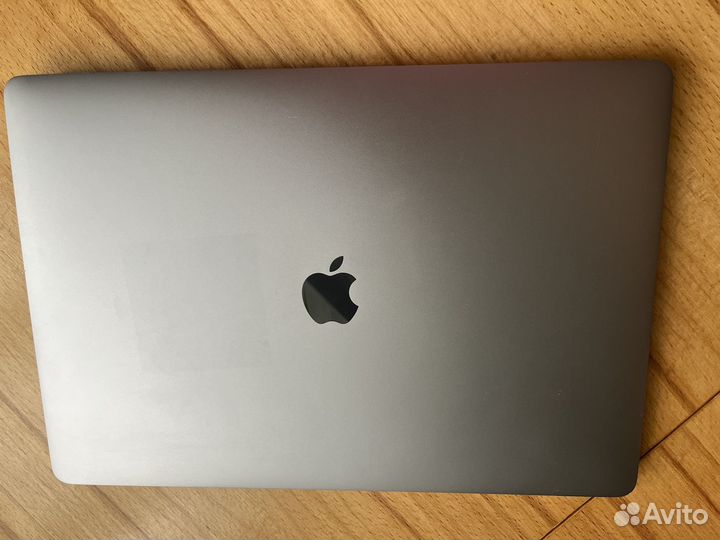 Apple MacBook Pro 15 2018 i7 16 GB 256 SSD