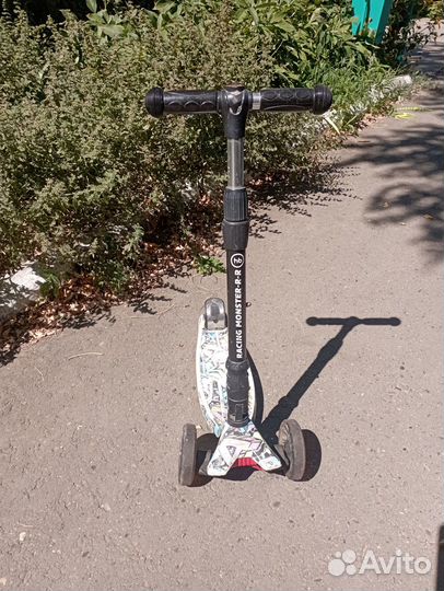 Продам детские самокаты