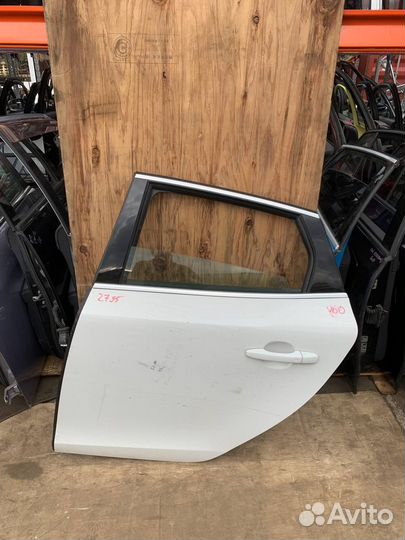 Левая задняя дверь Вольво V60 2010-2013 Volvo V60