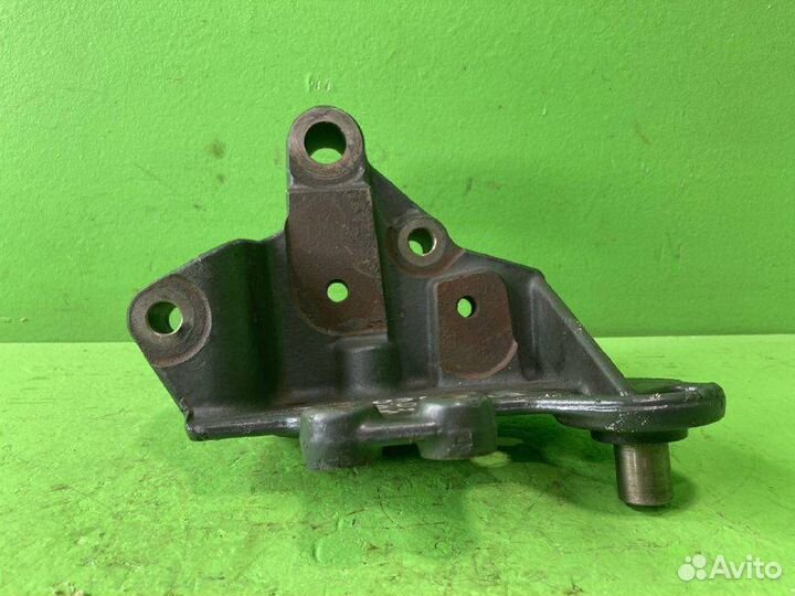 Кронштейн натяжителя ремня RVI premium