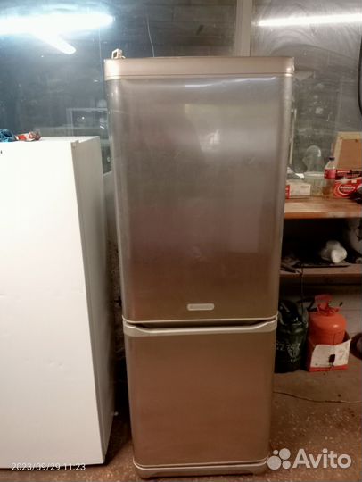 Продам холодильник Индезит