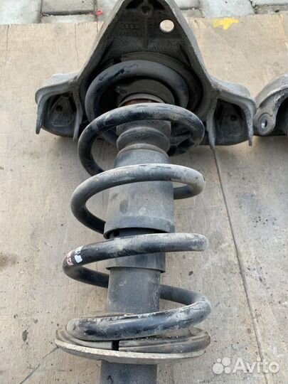Стойка подвески передняя Audi A4 B7 2.0 BGB