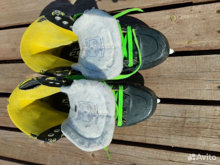 Коньки CCM SuperTacks titanium 3 Bandy