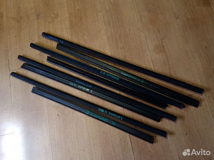 Молдинг стекла. Бархотка Mitsubishi Outlander 1