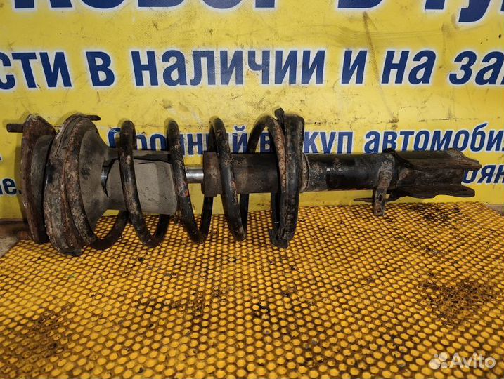 Стойка передняя левая Toyota Carina