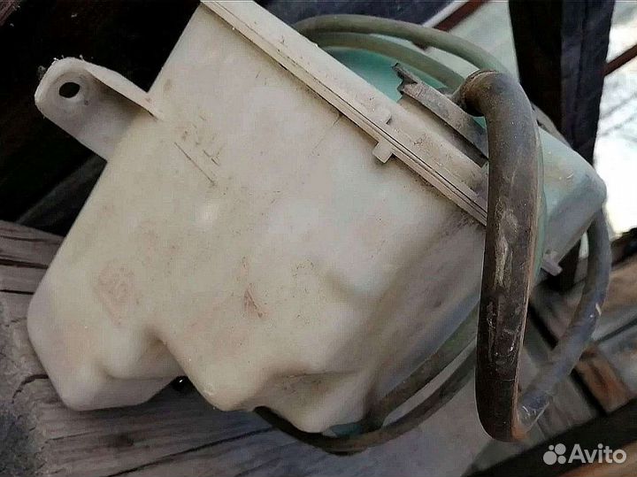 Toyota Caldina.Carina.Corona 7AFE бачок омывателя