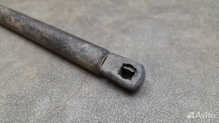 Амортизатор багажника Chery Amulet (A15) 1.6