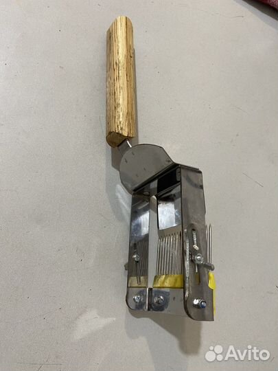 Вилка для распечатывания сот