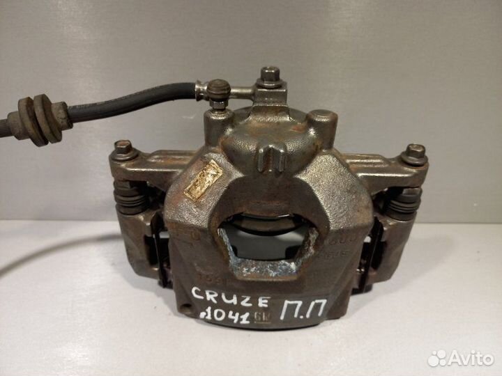 Суппорт передний правый Chevrolet Cruze хэтчбек