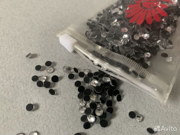 Стразы клеевые новое Стразы для рукоделия