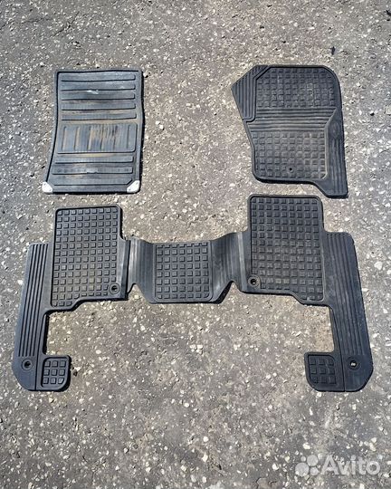 Ковры Land Rover Discovery 3/4 и Ford S-Max