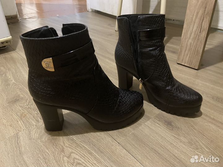 Сапоги женские