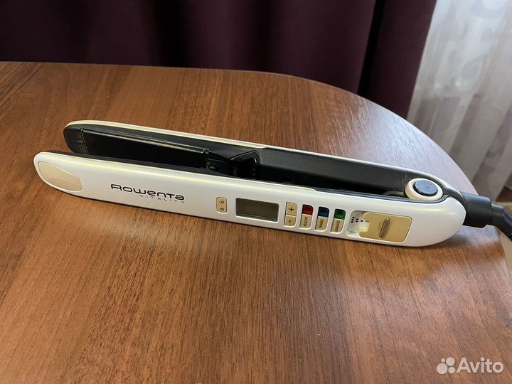 Выпрямитель для волос ровента. Почти новый