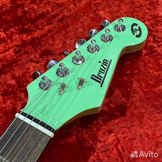 Гитара Druzin Guitars Surf Green Stratocaster