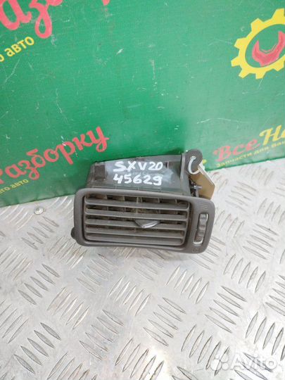 Дефлектор воздуховода правый Toyota Camry SXV20