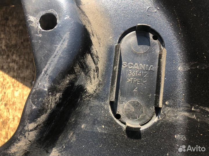 1724879 Панель двери левой Scania 5-series