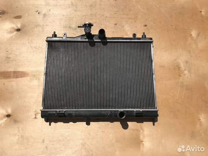 Радиатор двигателя Nissan Juke YH15 HR16-DE