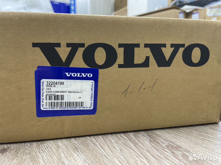 Комплект камеры заднего вида Volvo S60CC 32204199
