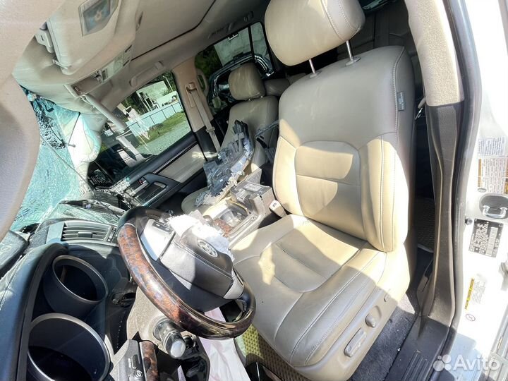 Toyota land cruiser 200