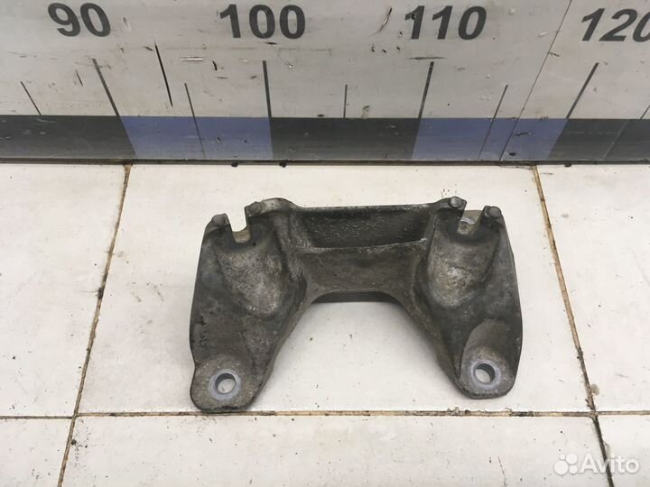 Кронштейн кпп 1-серия E87/E81 2004