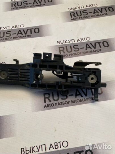 Кронштейн ручки Toyota Land Cruiser 200 2007 -2012