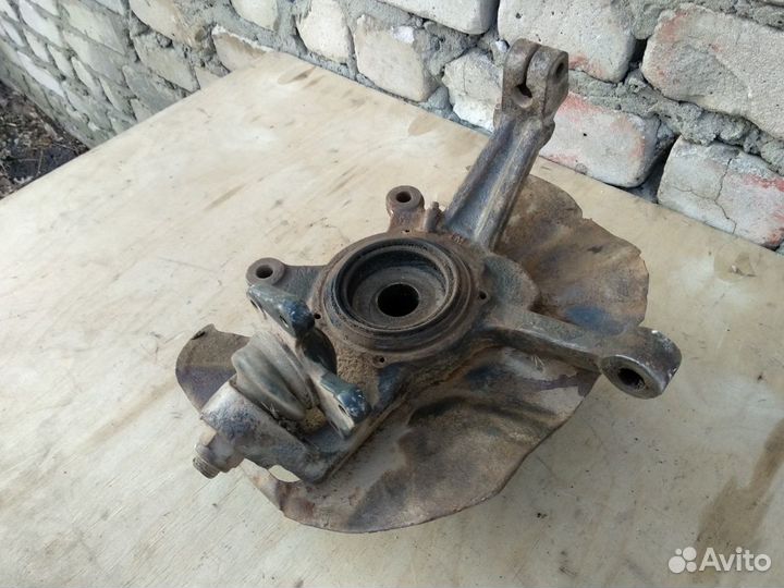 Кулак поворотный Kia Sportage 1 левый