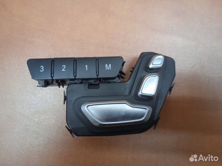 Блок кнопок управления сиденьем передний правый