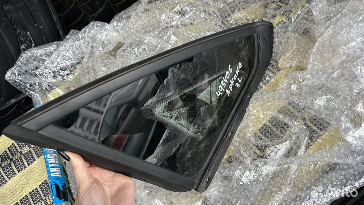 Окно глухое, форточка задняя левая рено аркана