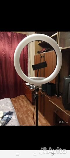 Кольцевая лампа со штативом
