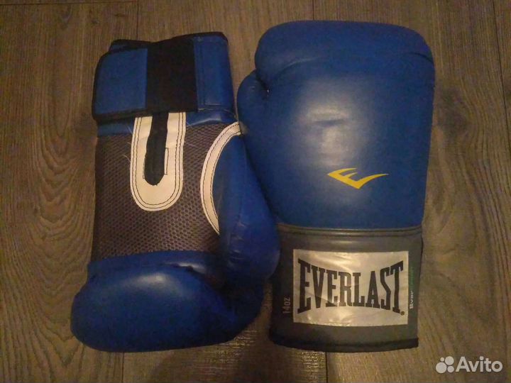 Боксерские перчатки 14 oz everlast