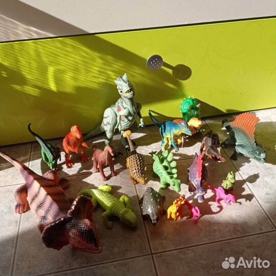 Набор динозавров и животных