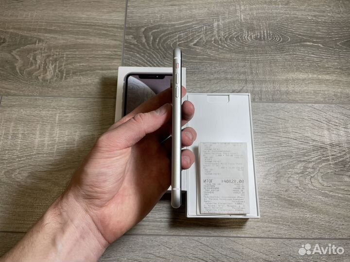 iPhone Xr, 64 ГБ
