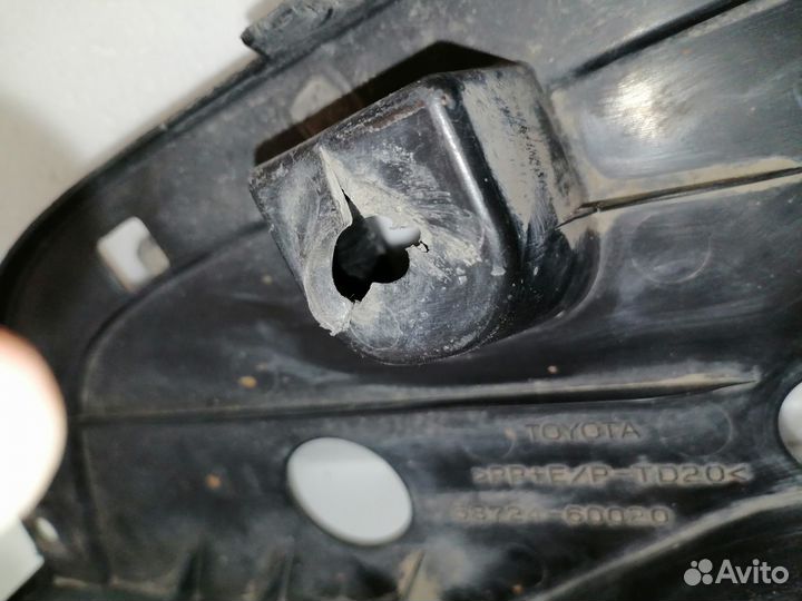 Пыльник задний левый Toyota Land Cruiser 150